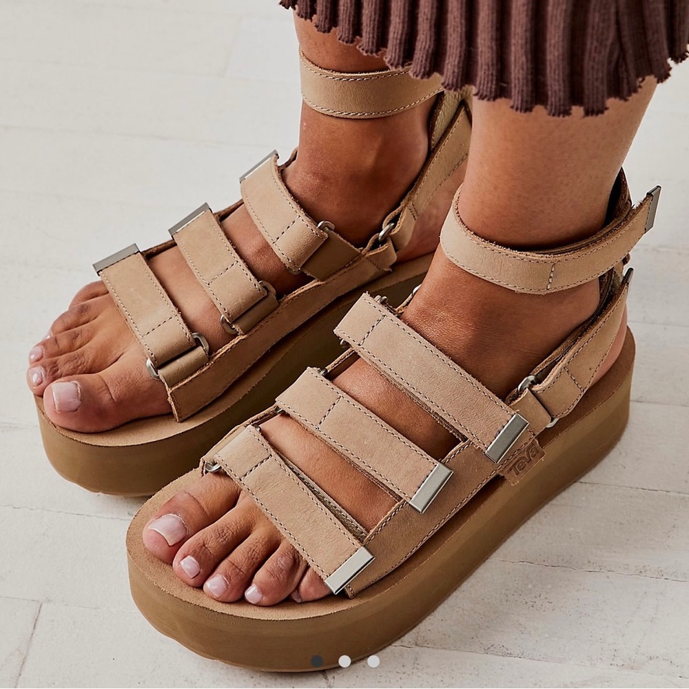 Teva Flatform Mevia Leather Sandals